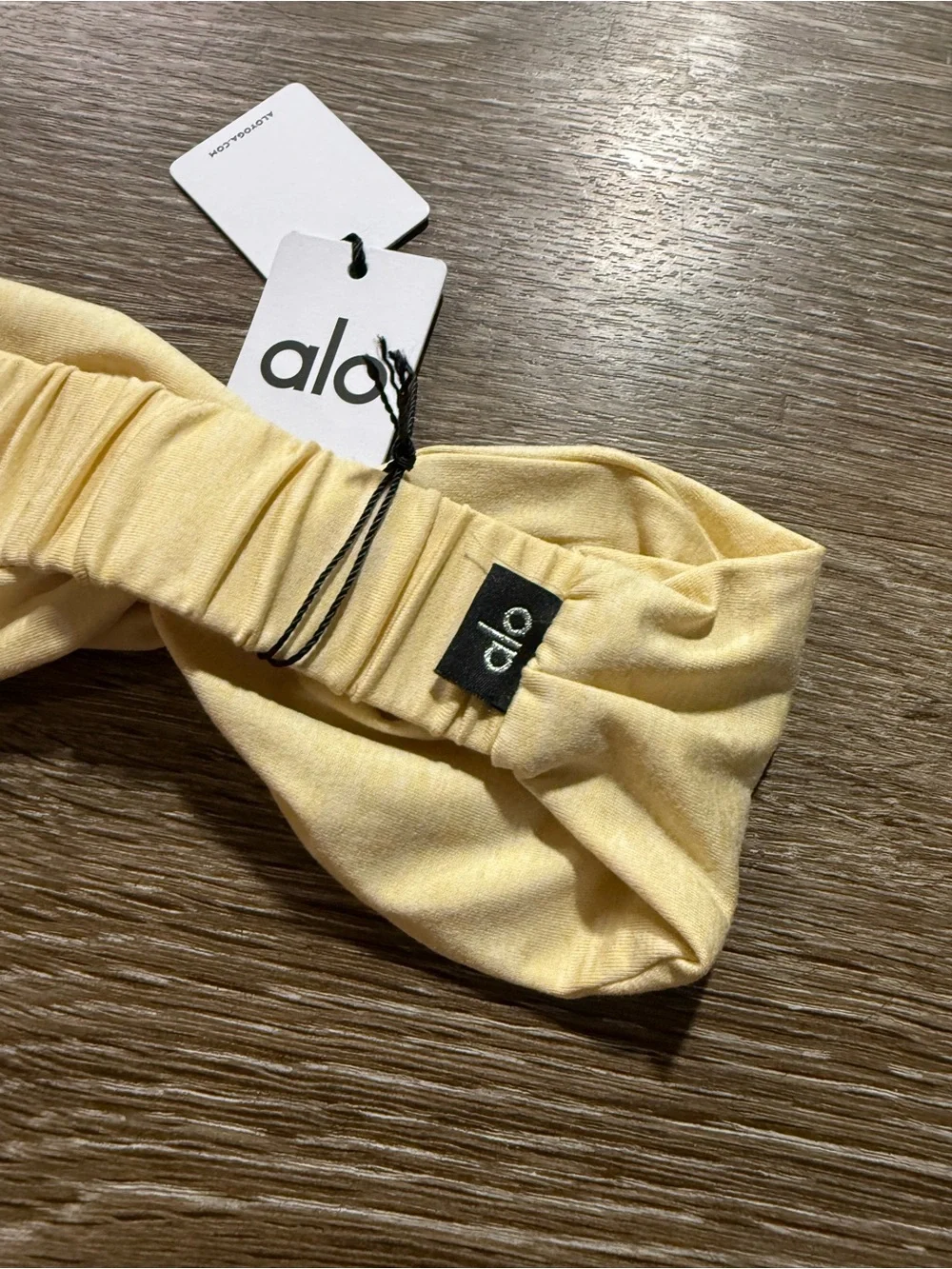 NWT Alo Yoga Alosoft Headband Warm Butter Heather